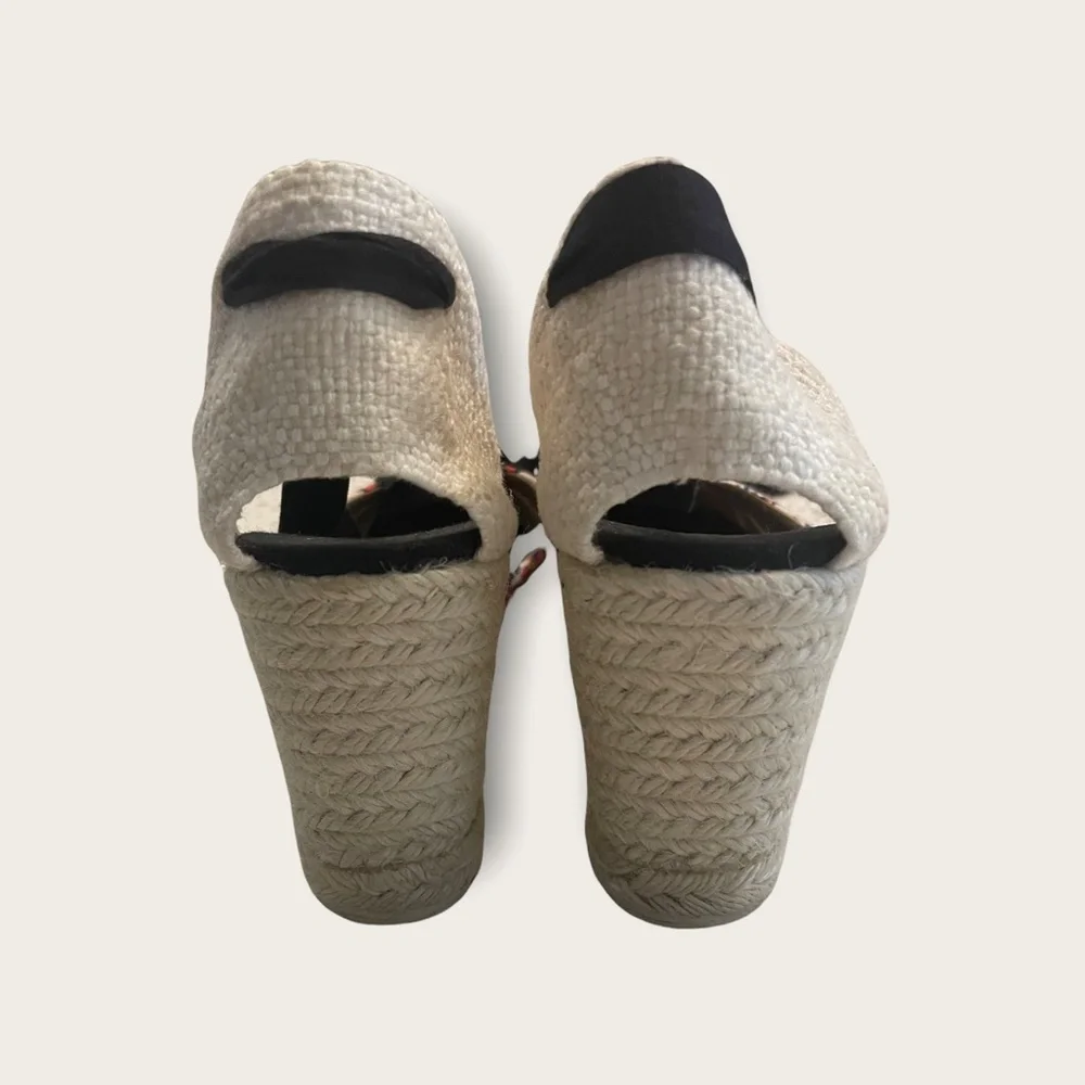 Castaner Wedges Size 9 w box